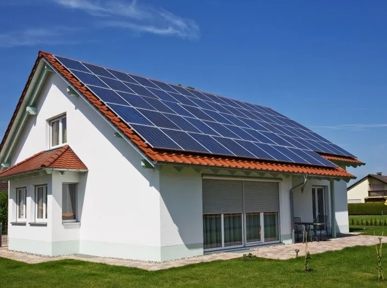 Pannelli fotovoltaici di un impianto di un'abitazione privata