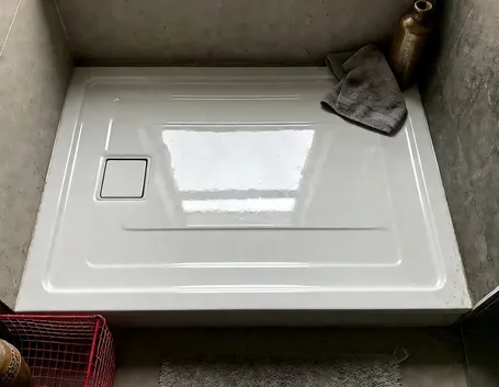 Piatto doccia in ceramica