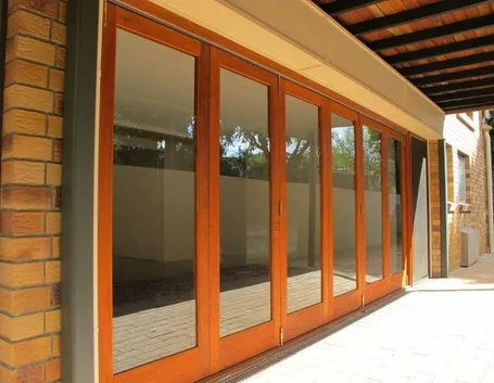 Porta scorrevole in legno