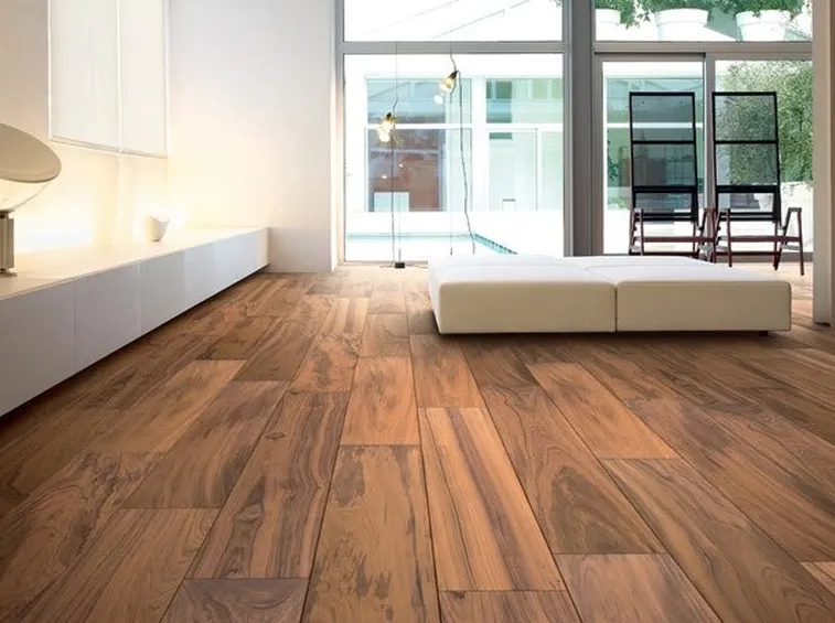 Il parquet di teak è la scelta migliore per tutti i tipi di arredamento