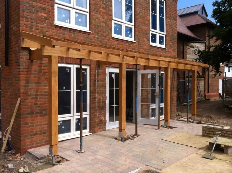 Esempio di portico in legno