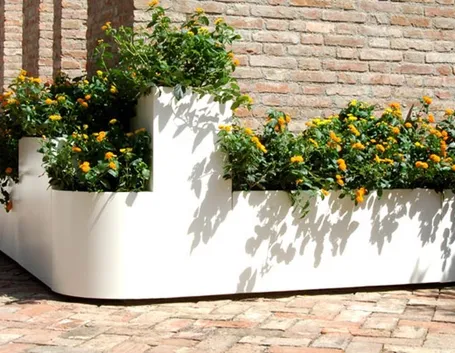 Grandi fioriere da giardino
